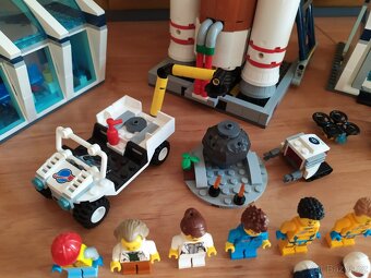 LEGO 60351 - Kosmodrom - 9