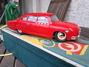 Tatra 603 ites červená - 9