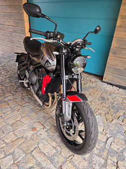Triumph Trident 660 - 9