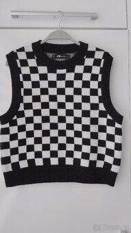 DÁMSKÉ OBLEČENÍ BALÍČEK vel. M-L-XL - 8KS - 9