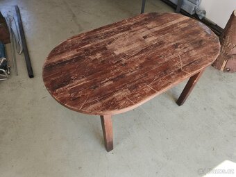 Jídelní stůl dřevěný ovál - 9