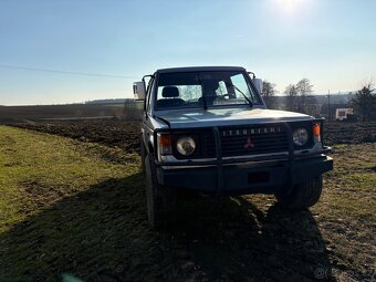 Mitsubishi Pajero - 9