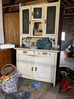 Starožitný nábytek - 9
