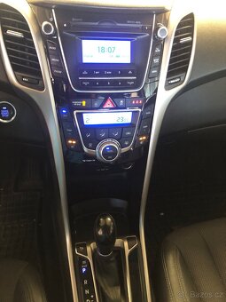 Hyundai I30 1.6td facelift 100kw AUTOMAT PLNĚ POJÍZDNÉ - 9