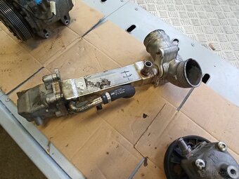 PŘÍSLUŠENSTVÍ MOTORU - VOLVO 2,4D D5 120kW - 9
