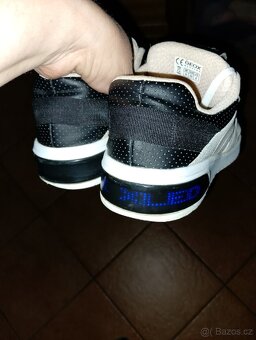 Tenisky Geox Xled svítící vel.39 - 9
