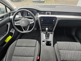 VW Passat Combi r. 3/23 110kW 2.0nafta DSG - 9