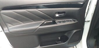 Mitsubishi Outlander 4x4 2,4 benzín 136 koní PLAG-IN - 9