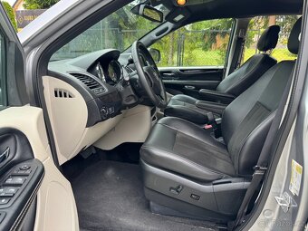 Dodge Auto s rampou pro vozíčkáře Auto pro handicapované - 9