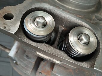 Motor K750 najeto 120km MT12 K750M Dněpr Ural - 9