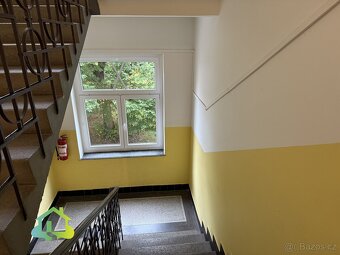 Prodej prostorného bytu 3+1 (111 m²) v historickém domě, Pra - 9