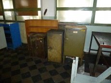 skříň, stůl, regál, židle, křesla -  retro z fabriky - 9
