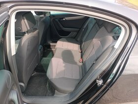 VW Passat 2,0 TDI, 125KW, DSG,1.majitel,serviska,vyhř.okno - 9