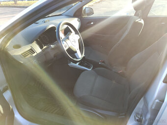 Opel Astra H kombi 1,6, 2012 - 9