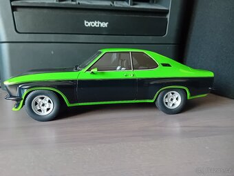 Jaguar XJ 4.2C a Opel Manta TE 2800 Green & Black 1:18 BoS - 9