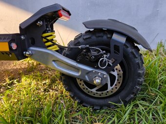 Elektrokoloběžka Angwatt CS1 pouze 79km najeto - 9