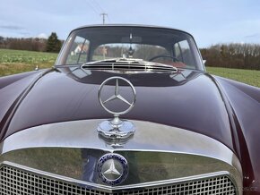 Prodám Mercedes Benz W111 250 SE kupé 1965, výborný stav - 9