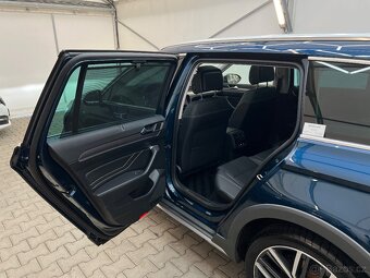 Volkswagen Passat Alltrack 2.0TDi,140kW,DSG,4x4,LED,Pano,Dyn - 9