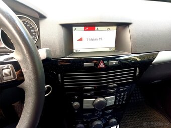 Opel Astra Caravan H 1.7 CDTi 81 kW rv 2010 - 9