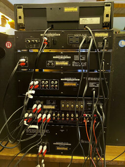 Akai - 9