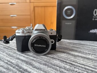 Olympus E-M10 Mark III - 9