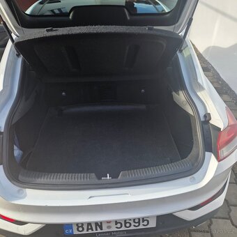 Hyundai i30 fastback 1.6crdi - 9