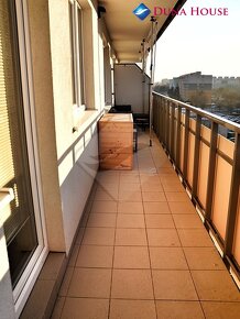 Prodej atraktivního bytu 2+kk s lodžií a garáží v Praze 10 - - 9