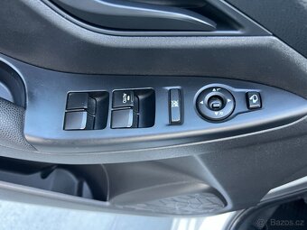HYUNDAI ix20 1.4i 66 KW 1.MAJ.PDC VYHŘ.SED.2x KOLA 49000km - 9