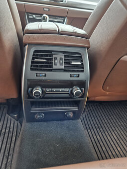 BMW 550i GT – V8, INDIVIDUAL, LASER SVĚTLA, MAX VÝBAVA - 9