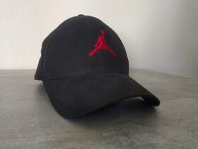 Prodam flexfit ksiltovku Jordan - 9