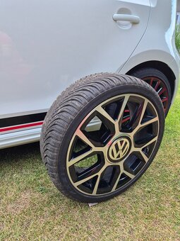 Volkswagen UP GTI - 9