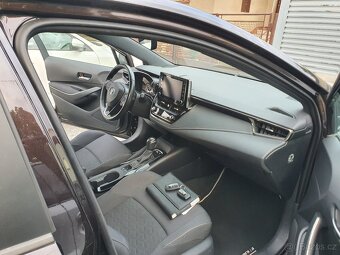 Toyota Corolla 1.8i Hybrid - 9