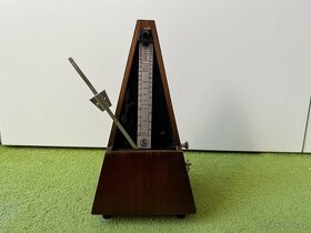 Mechanický metronom vyrobený v NDR - 9