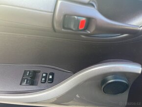 Toyota iQ 1.0 VVT-i 50KW, Klimatizace - 9