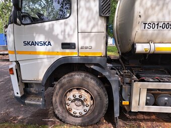 VOLVO FM 260 - 9