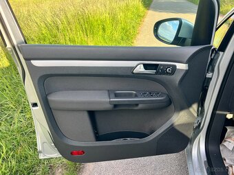 ► VW TOURAN 2.0TDI 103KW CUP EDITION XENONY-LED-NAVI 7 MÍST - 9