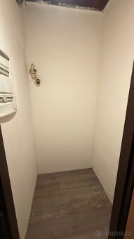 Pronájem bytu v Hradci Králové 2+1 se zahradou a garáží - 9
