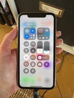 iPhone 11 bily 128 gb - 9
