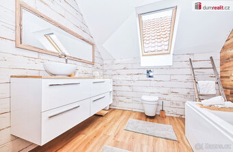 prodej RD 6+2 210m2, pozemek 1322m2, Hostín, okres Mělník - 9