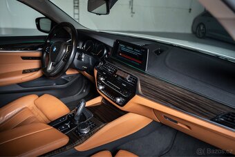 BMW 530d xDrive G30 Luxury Line | 360° kamery | Head-Up | - 9