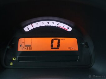 Citroën C3 1,4 i 54kW CZ Klima (2008) - 9