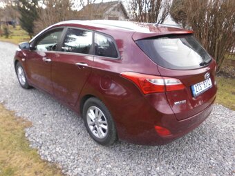 hyundai i30 combi 10.2016-1.6b-88kw-94000km-stk do 1/2027 - 9