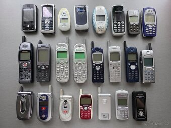 sbírka mobilních telefonů - konvolut - 9
