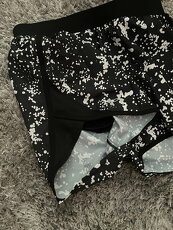 Nové sportovní kraťasy Under Armour XS - 9