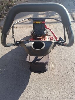 Prodám benzínovou zahradní sekačku s pojezdem - 9