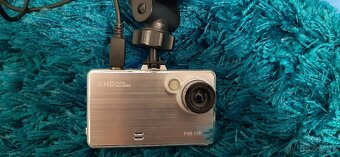 3x funkční autokamera: - 9