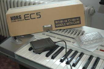 Prodám KORG Pa2X PRO, sustain pedál a nožní přepinač - 9