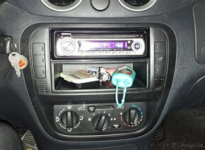 Kastlík pod/nad rádio Citroen C3 - orig. - 9