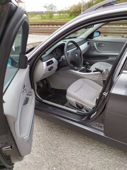 BMW e91 325i 160 kw - 9