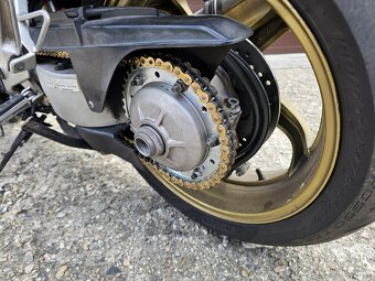 Honda VFR800 FI - 9